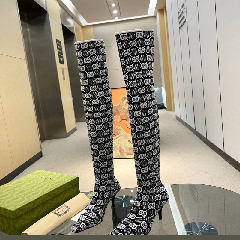 G*u*i boots